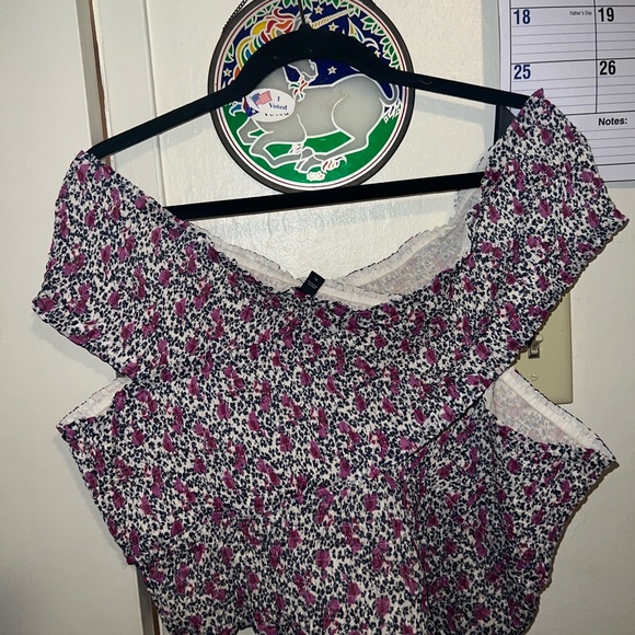 ‼️NWT‼️Floral Express Crop Top🌸🌸 - Picture 5 of 7